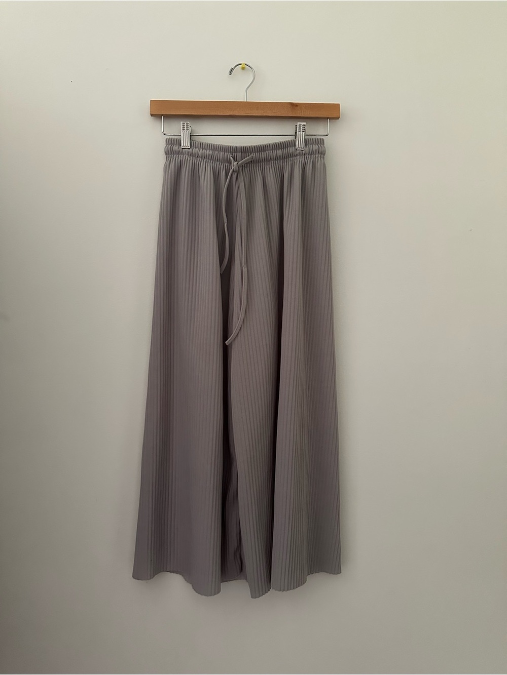 Pleated Wide-Leg Drawstring Pants - Light Gray